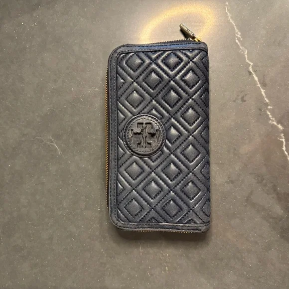 Tory Burch navy leather wallet - Picture 2 of 5